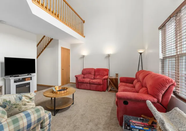 3rd image of 297 Fox Trail Ct, Hobart, IN 46342 | MLS# 202627876