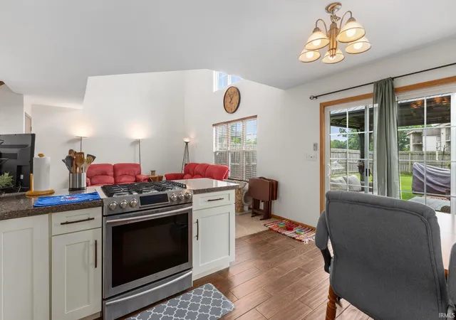 5th image of 297 Fox Trail Ct, Hobart, IN 46342 | MLS# 202627876