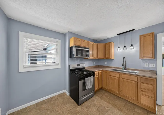 Homes for sale in Mishawaka, IN | 208 S Virgil St, Mishawaka, IN 46544 | MLS# 202627884