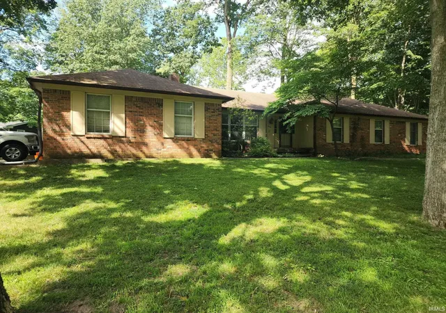 Homes for sale in Logansport, IN | 2925 E Bronswood Dr, Logansport, IN 46947 | MLS# 202627886