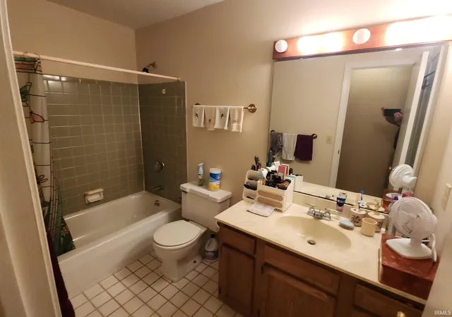 5th image of 2925 E Bronswood Dr, Logansport, IN 46947 | MLS# 202627886
