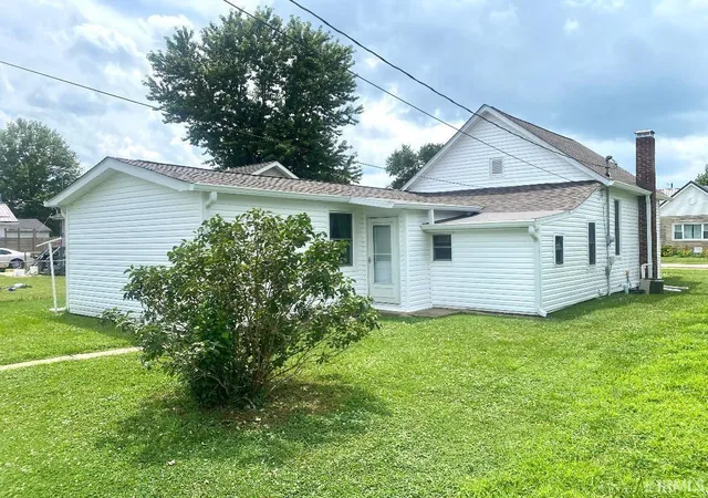 Photo 2 of Manufactured home for sale at 25 N Myra St, Worthington, IN 47471 | MLS# 202627889 | Listing updated on 2026-09-01