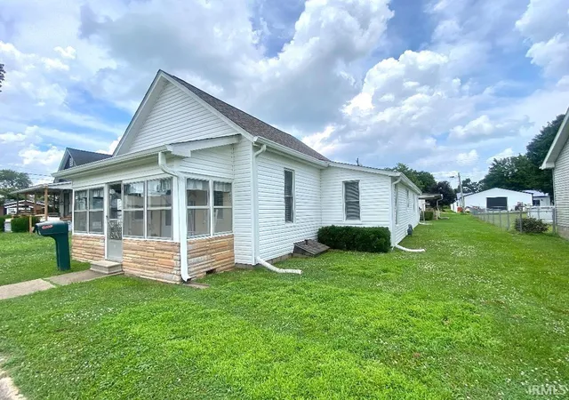 Homes for sale in Worthington, IN | 25 N Myra St, Worthington, IN 47471 | MLS# 202627889