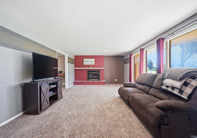 4th image of 1700 W Water St, Hartford City, IN 47348 | MLS# 202627894