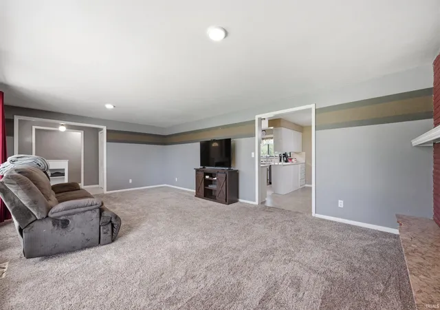 5th image of 1700 W Water St, Hartford City, IN 47348 | MLS# 202627894
