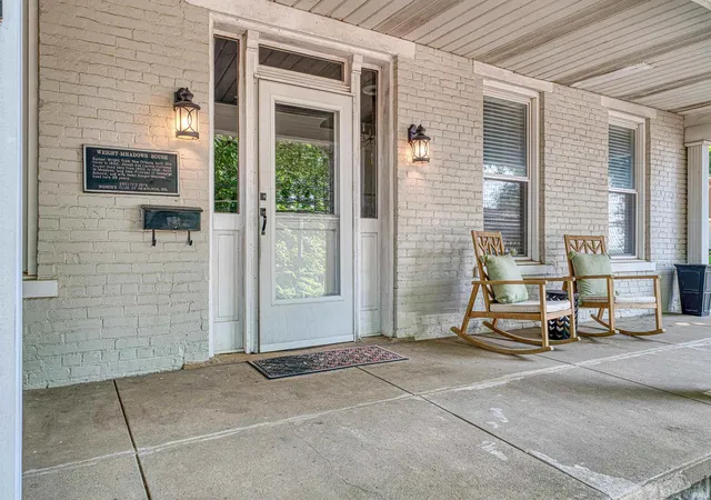 Homes for sale in Newburgh, IN | 224 W Main St, Newburgh, IN 47630 | MLS# 202627897