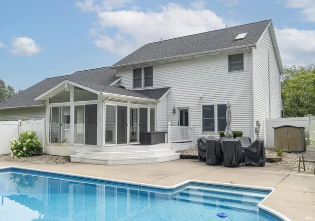 Photo 3 of Sale Pending at 55543 Willowbend Blvd, Bristol, IN 46507 | MLS# 202627910 | Listing updated on 2026-08-24