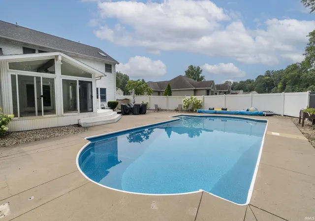 Photo 3 of Sale Pending at 55543 Willowbend Blvd, Bristol, IN 46507 | MLS# 202627910 | Listing updated on 2026-08-24