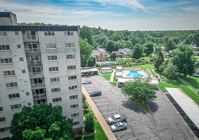 2nd image of 600 S Cullen Ave #907, Evansville, IN 47715 | MLS# 202627924