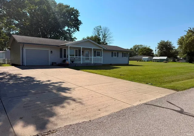 35th image of 315 N Curtis Dr, Vincennes, IN 47591 | MLS# 202627926