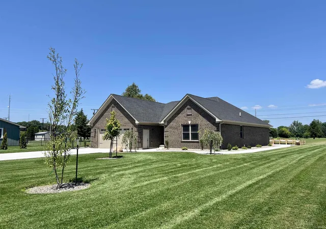 Homes for sale in Monticello, IN | 814 W Washington St, Monticello, IN 47960 | MLS# 202627929