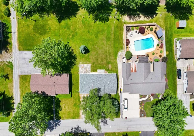 Photo 4 of Sale Pending at 609 Maxine Dr, Ossian, IN 46777 | MLS# 202627930 | Listing updated on 2026-07-30