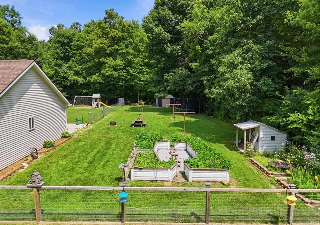 Photo 3 of Sale Pending at 2216 W Shoaff Rd, Huntertown, IN 46748 | MLS# 202627931 | Listing updated on 2026-07-17