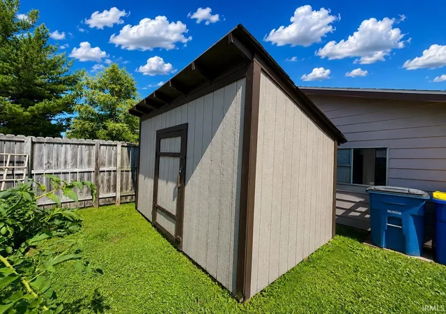 49th image of 1111 M St, Bedford, IN 47421 | MLS# 202627932