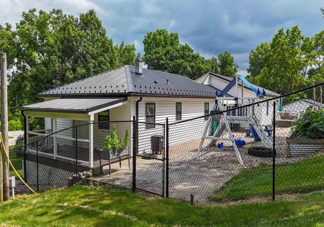 Homes for sale in Huntington, IN | 7082 N Us Hwy 24 East, Huntington, IN 46750 | MLS# 202627939