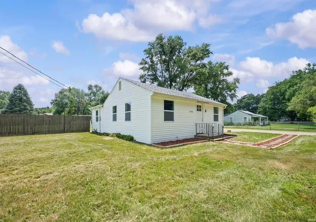 3rd image of 30186 County Road 108, Elkhart, IN 46514 | MLS# 202627940