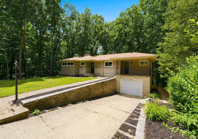 2nd image of 321 Laurel Dr, West Lafayette, IN 47906 | MLS# 202627942