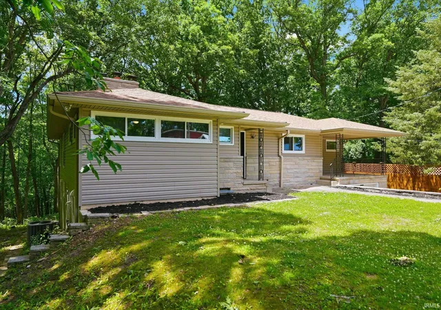 3rd image of 321 Laurel Dr, West Lafayette, IN 47906 | MLS# 202627942