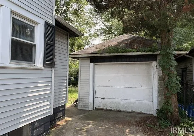 Photo 3 of Manufactured home for sale at 1305 Nichol Ave, Anderson, IN 46016 | MLS# 202627958 | Listing updated on 2026-08-25