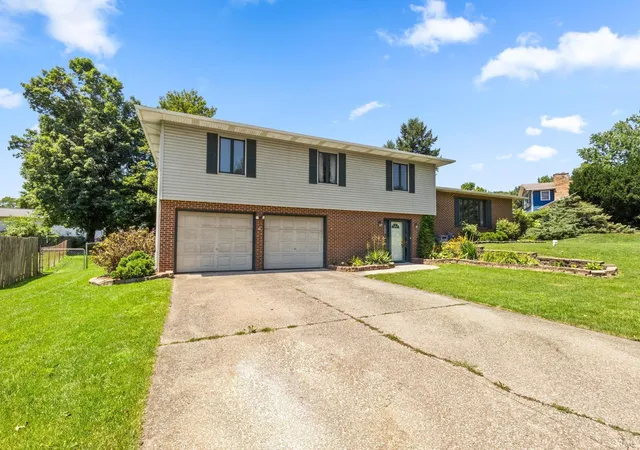 2nd image of 51043 Shady Ln, Elkhart, IN 46514 | MLS# 202627959