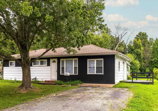 1st image of 1750 Jeanette Ave, Evansville, IN 47714 | MLS# 202627966
