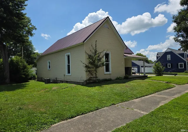 4th image of 909 E Vincennes St, Linton, IN 47441 | MLS# 202627967