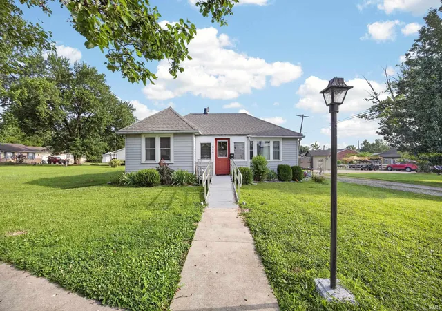 Homes for sale in Linton, IN | 840 Ne H St, Linton, IN 47441 | MLS# 202627977