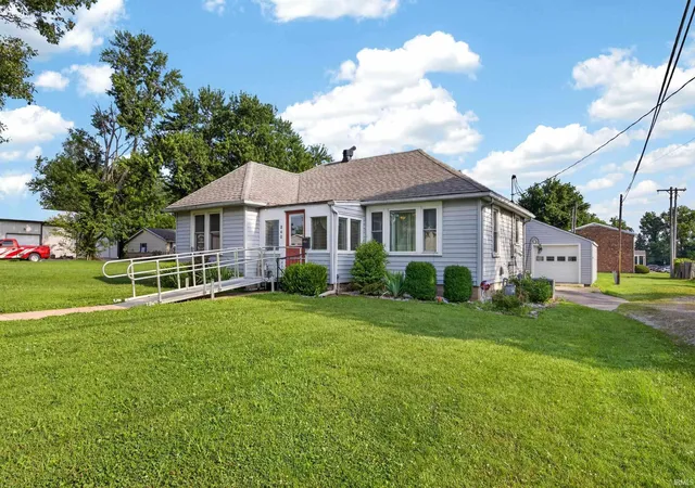 5th image of 840 Ne H St, Linton, IN 47441 | MLS# 202627977