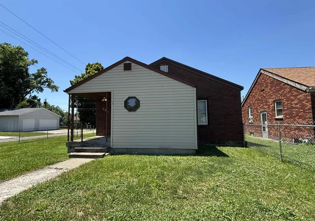 Homes for sale in Muncie, IN | 2215 S Hackley St, Muncie, IN 47302 | MLS# 202628000