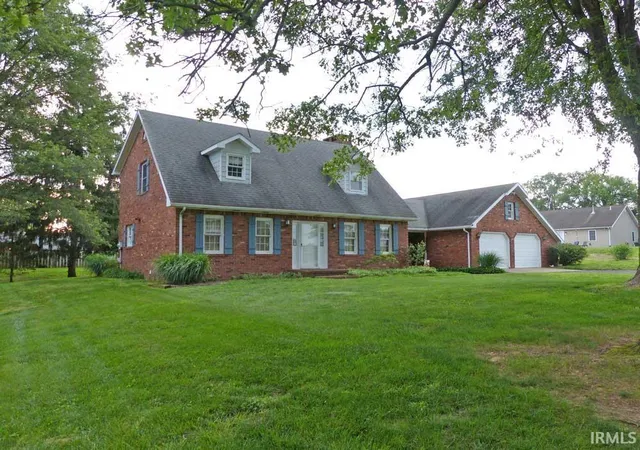 27th image of 2810 Marian Dr, Vincennes, IN 47591 | MLS# 202628001