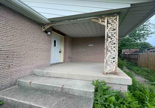 Photo 2 of Sale Pending at 2630 Meridian St, Anderson, IN 46016 | MLS# 202628012 | Listing updated on 2026-07-28