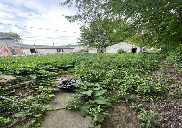 Photo 3 of Sale Pending at 2630 Meridian St, Anderson, IN 46016 | MLS# 202628012 | Listing updated on 2026-07-28