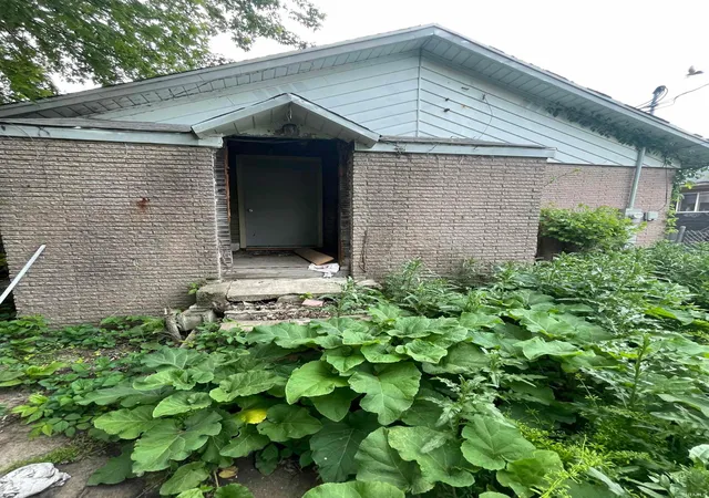 Photo 4 of Sale Pending at 2630 Meridian St, Anderson, IN 46016 | MLS# 202628012 | Listing updated on 2026-07-28