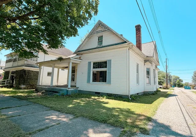 4th image of 714 N Cherry St, Mount Carmel, IL 62863 | MLS# 202628013