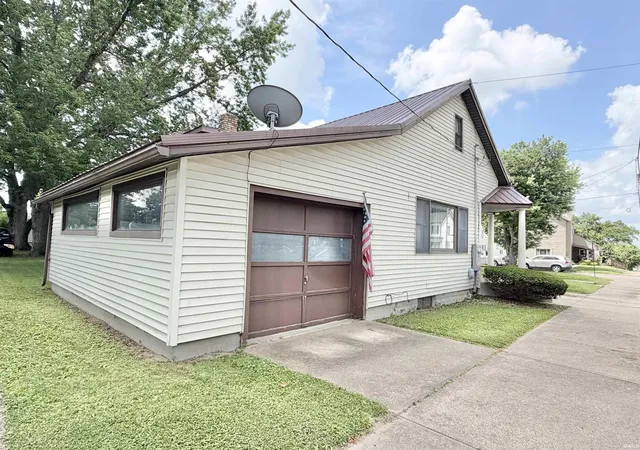 Homes for sale in Logansport, IN | 2003 Jefferson St, Logansport, IN 46947 | MLS# 202628014