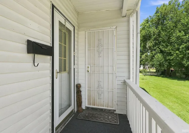 Photo 2 of Manufactured home for sale at 2924 Weisser Park Ave, Fort Wayne, IN 46806 | MLS# 202628028 | Listing updated on 2026-09-11