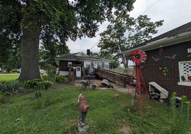 Homes for sale in Mount Vernon, IN | 703 College Ave, Mount Vernon, IN 47620 | MLS# 202628034
