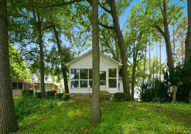 Photo 3 of Manufactured home for sale at 4910 E Shore Park Rd, Leesburg, IN 46538 | MLS# 202628037 | Listing updated on 2026-08-24