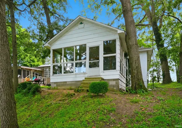 Photo 4 of Manufactured home for sale at 4910 E Shore Park Rd, Leesburg, IN 46538 | MLS# 202628037 | Listing updated on 2026-08-24