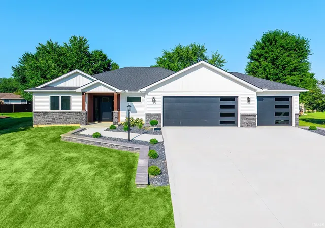 Photo 3 of Manufactured home for sale at 4085 E Oldfield Dr, Leesburg, IN 46538 | MLS# 202628042 | Listing updated on 2026-09-15