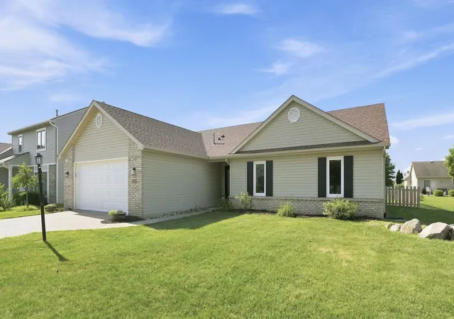 Photo 2 of Sale Pending at 9606 Kildare Xing, Fort Wayne, IN 46835 | MLS# 202628043 | Listing updated on 2026-07-31