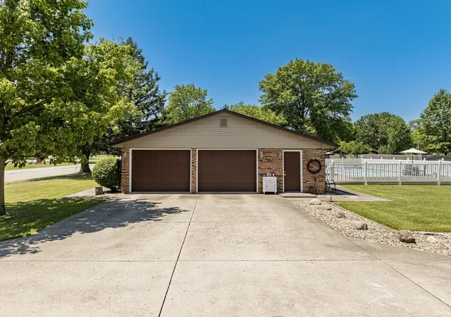 3rd image of 405 E Mcdonald St, Hartford City, IN 47348 | MLS# 202628050
