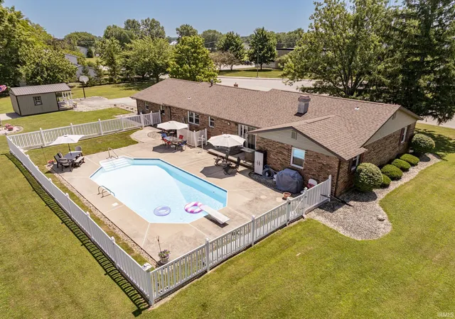 4th image of 405 E Mcdonald St, Hartford City, IN 47348 | MLS# 202628050