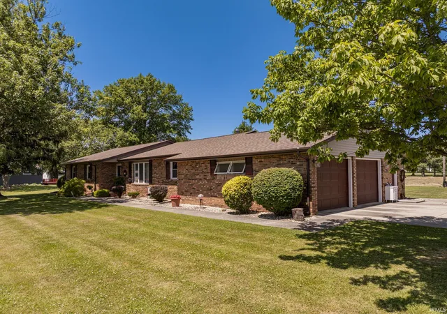 5th image of 405 E Mcdonald St, Hartford City, IN 47348 | MLS# 202628050