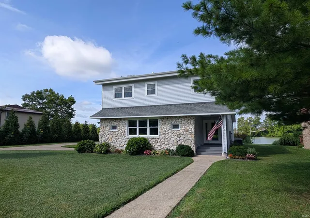 2nd image of 1927 College Ave, Vincennes, IN 47591 | MLS# 202628054