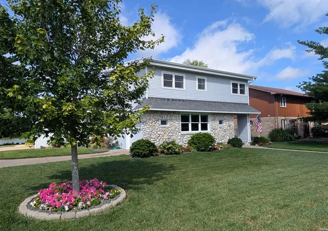 3rd image of 1927 College Ave, Vincennes, IN 47591 | MLS# 202628054