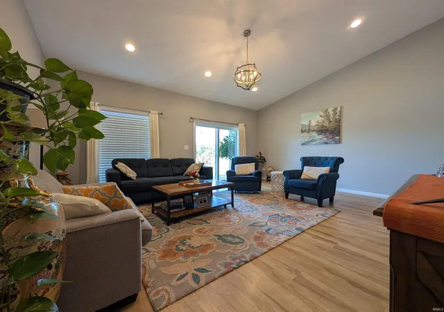 4th image of 1927 College Ave, Vincennes, IN 47591 | MLS# 202628054