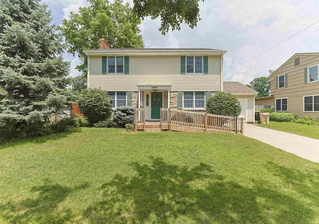 Homes for sale in South Bend, IN | 1609 Hoover Ave, South Bend, IN 46615 | MLS# 202628069
