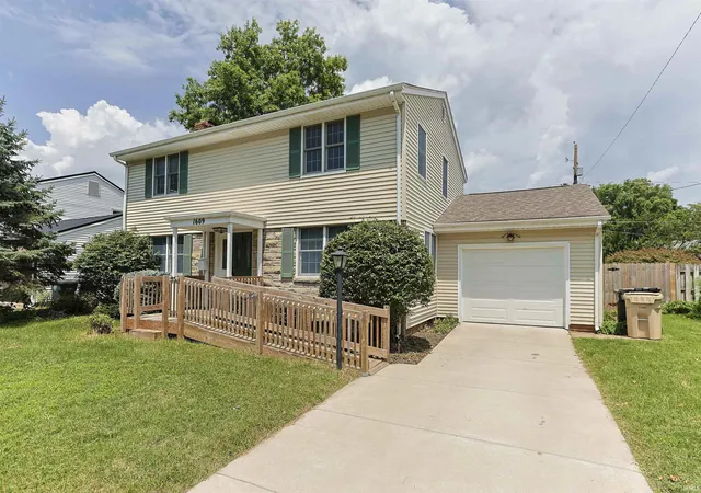 Homes for sale in South Bend, IN | 1609 Hoover Ave, South Bend, IN 46615 | MLS# 202628069