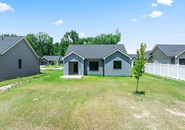 Photo 3 of Manufactured home for sale at 860 Lagonda Trl, Fort Wayne, IN 46818 | MLS# 202628070 | Listing updated on 2026-09-09
